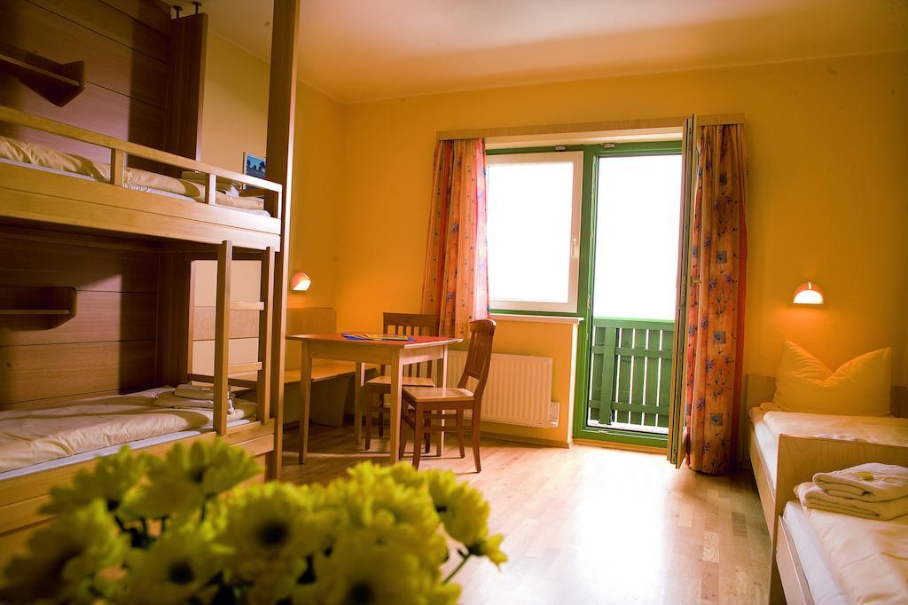 Jufa St. Martin Hotel Sankt Martin am Tennengebirge Room photo